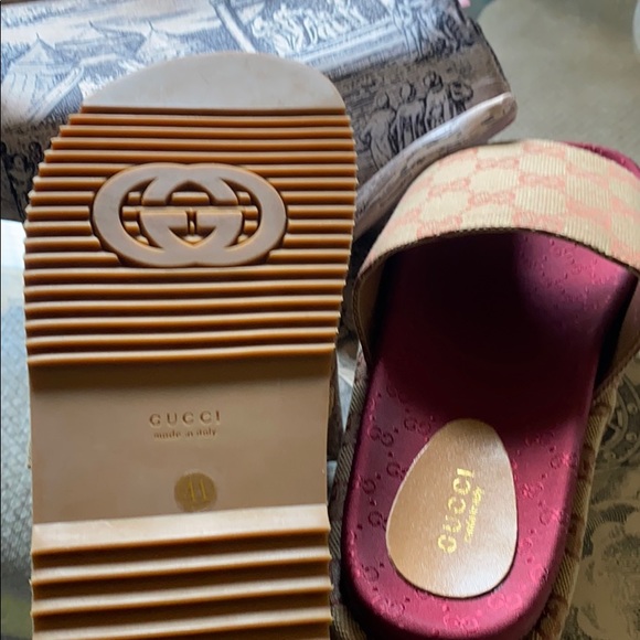 Women GG slides - Picture 1 of 4